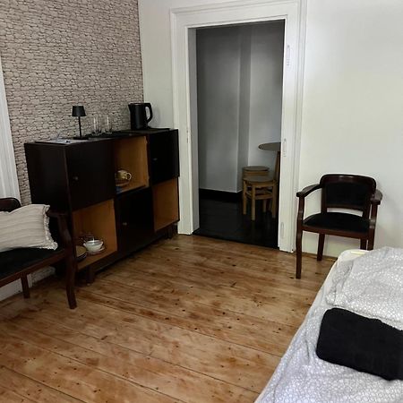 Utcara Nyilo Apartman Vác Exteriör bild