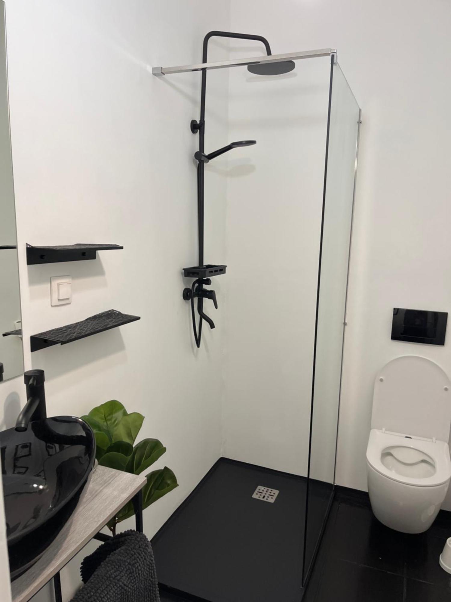 Utcara Nyilo Apartman Vác Exteriör bild