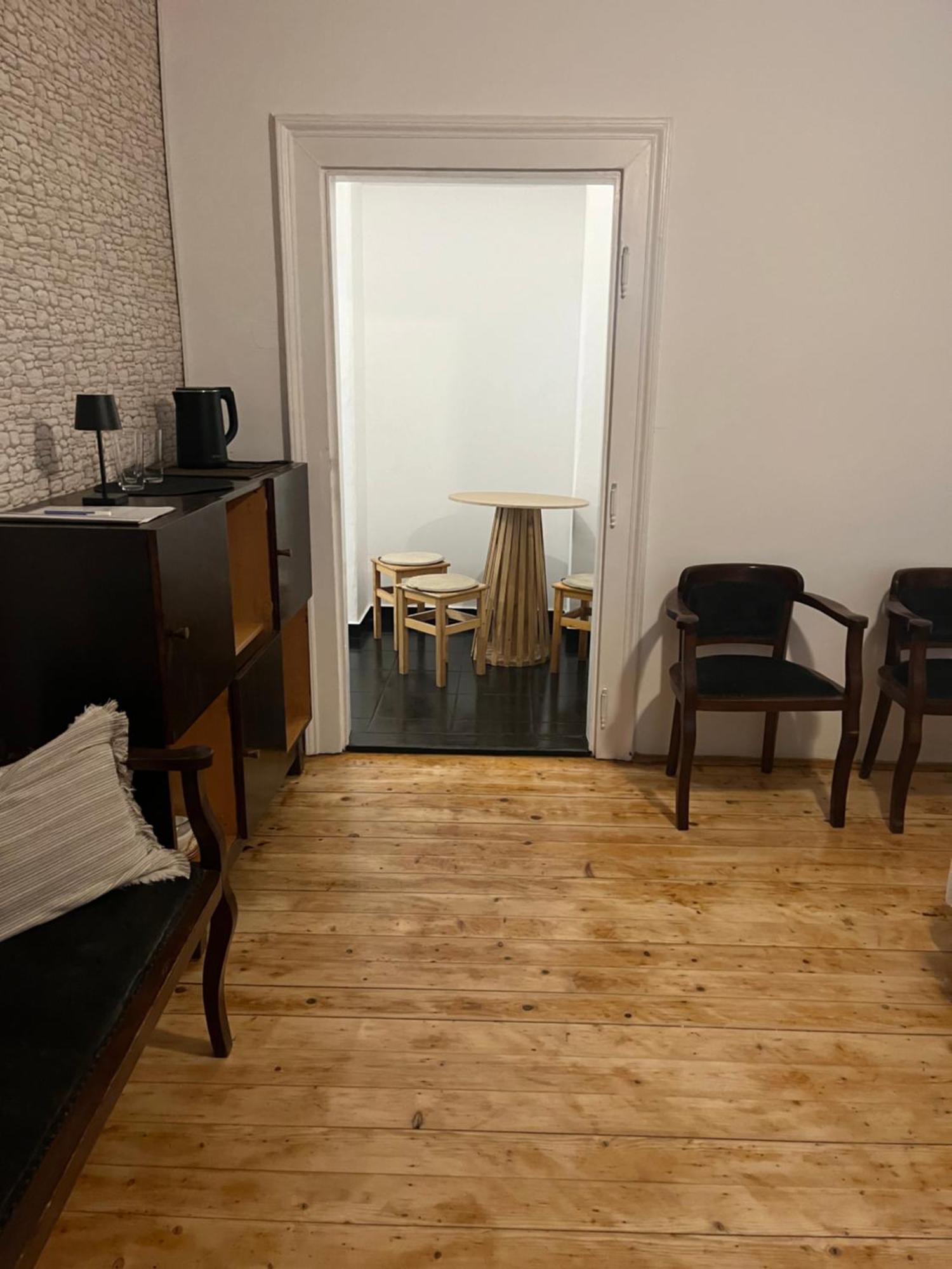 Utcara Nyilo Apartman Vác Exteriör bild