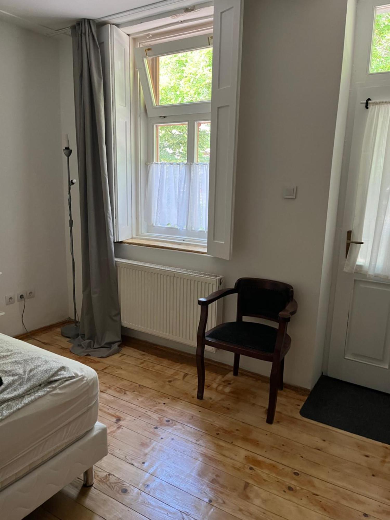 Utcara Nyilo Apartman Vác Exteriör bild