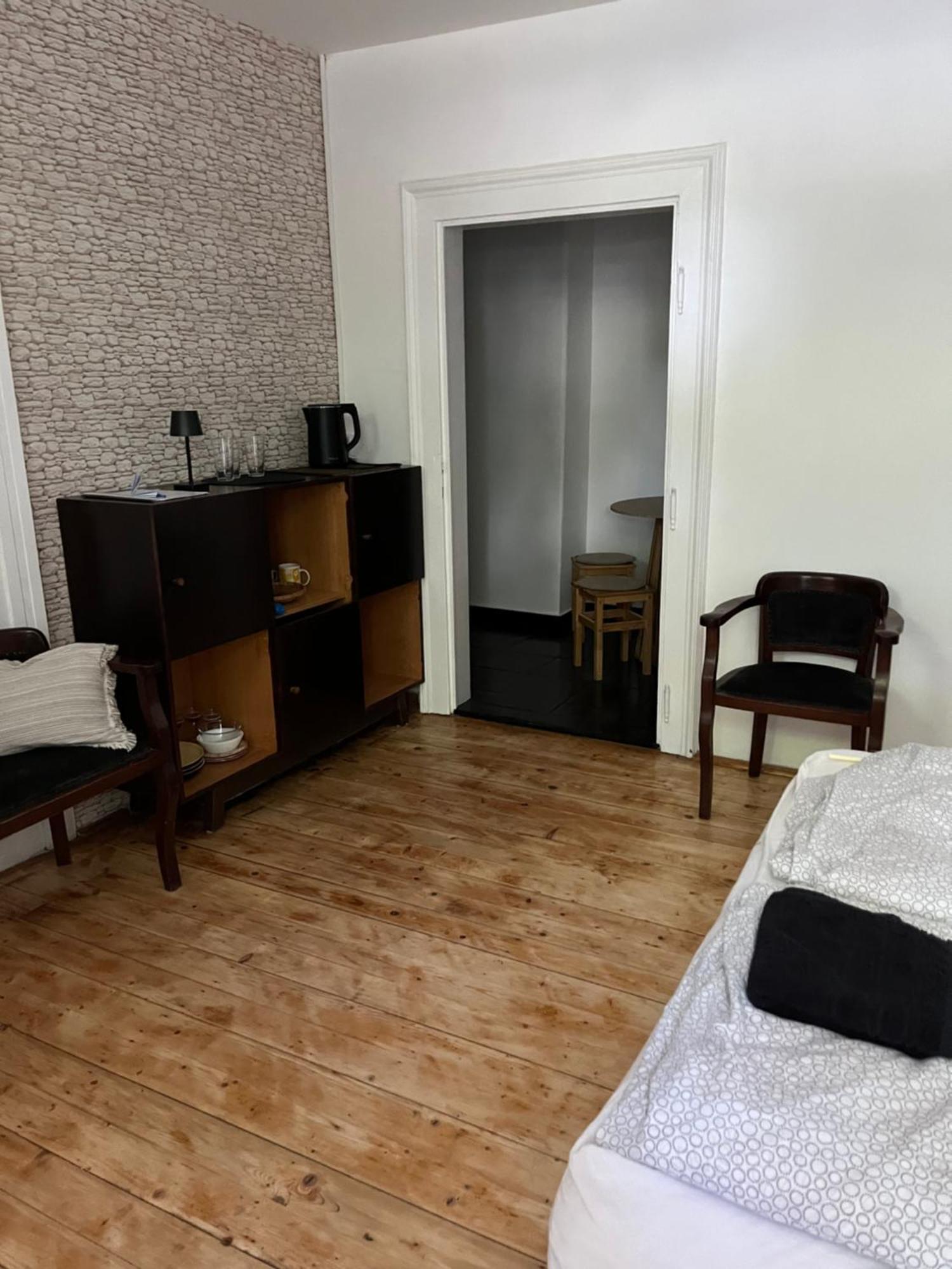 Utcara Nyilo Apartman Vác Exteriör bild